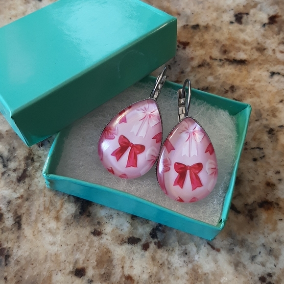 Jewelry - Elegant Pink Bow Earrings